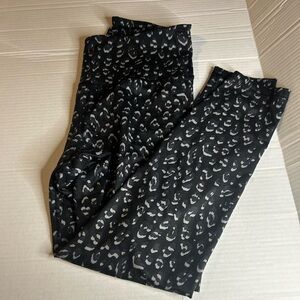 Old Navy Go Dry Leggings Size Large